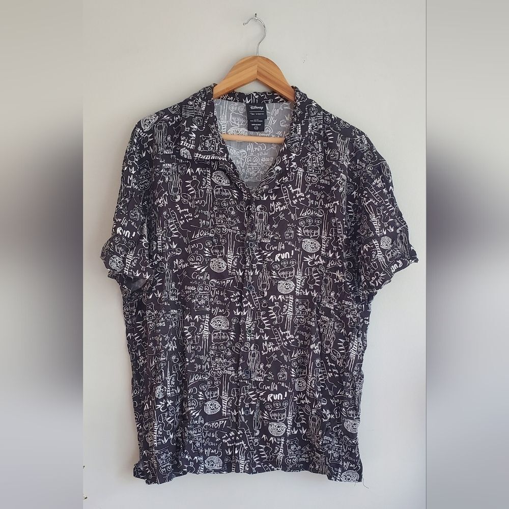 Our Universe Disney Cruella Icon Woven Button-Up Size Large